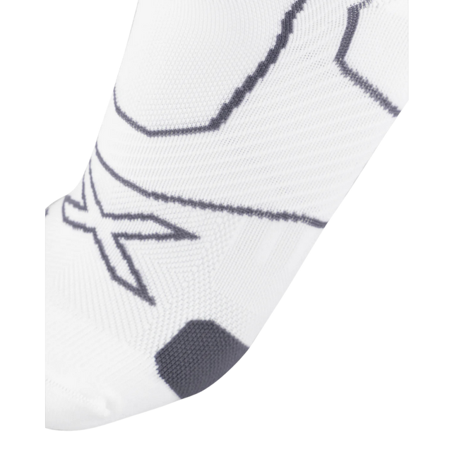2XU-Vectr-Cushion-No-Show-Sock-white-grey-close