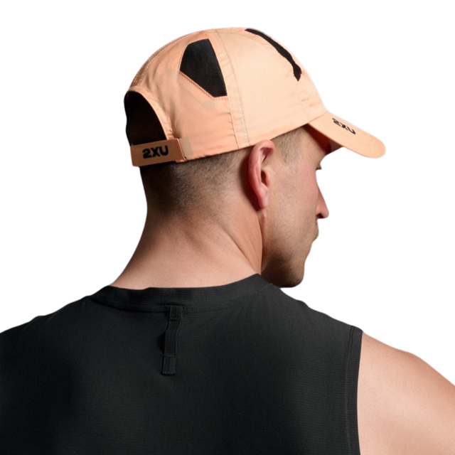 2XU - Run Cap - Fuzzy Peach/Black - Aid Station