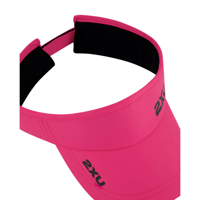 2xu-run-visor-fuchsia-black-close