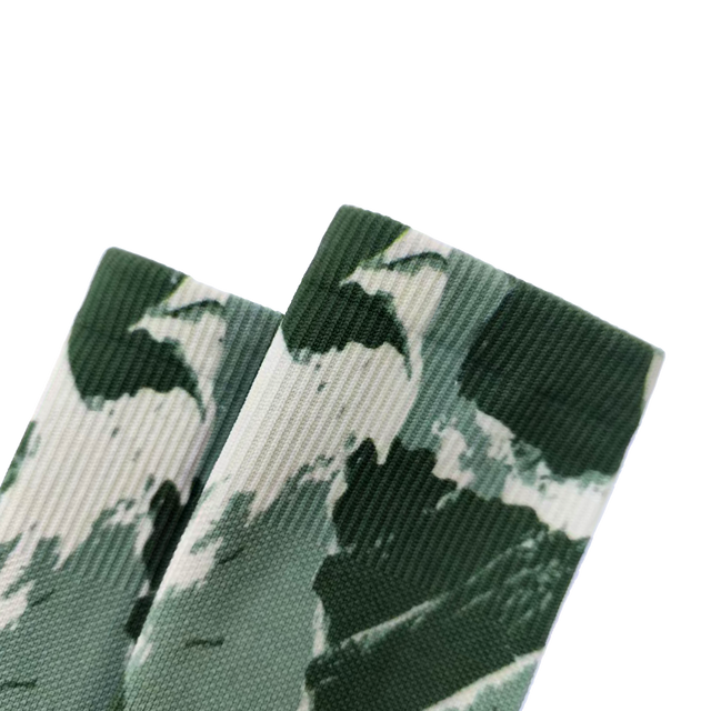 Fractel-Performance-Socks-leap-back_8de0e5fc-2f05-4fed-9320-275c34d3e0f1