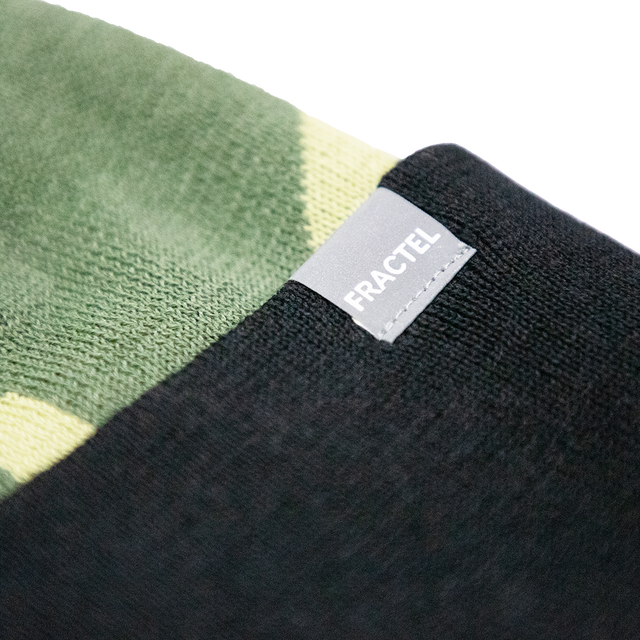 Fractel-Running-beanie-jettica-close-2