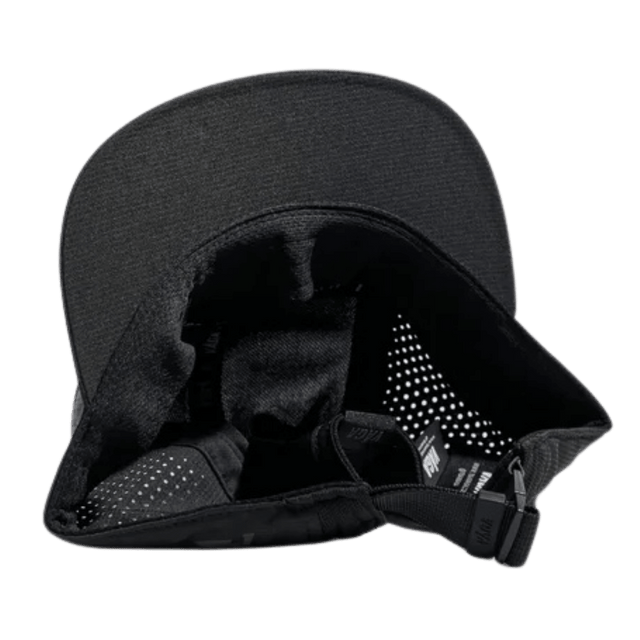 VÅGA - Feather Racing Cap - Black - Aid Station