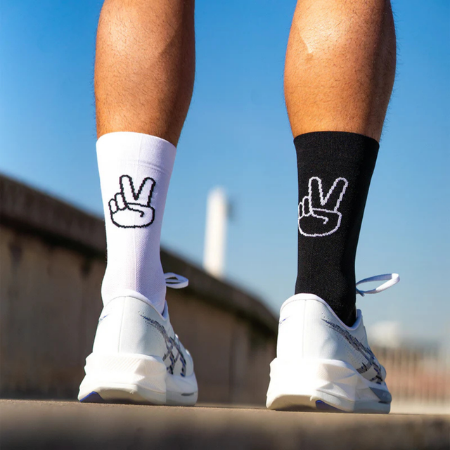 sporcks-running-socks-up-black-white-life