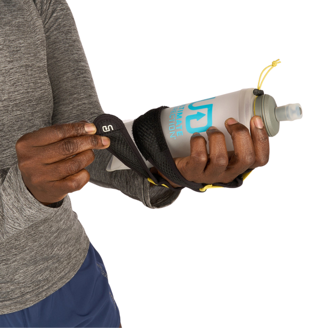 Ultimate Direction - Clutch Wrap - Onyx - Lifestyle