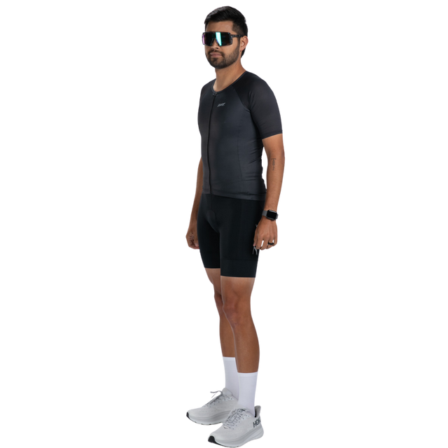 Zoot Men's Core Tri Aero Jersey in Jet Black colourway - front angle view