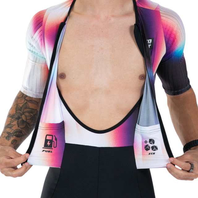 Zoot Men's Elite P1 Tri Aero FZ Racesuit in Sonic Shift colourway - close-up of jersey pockets